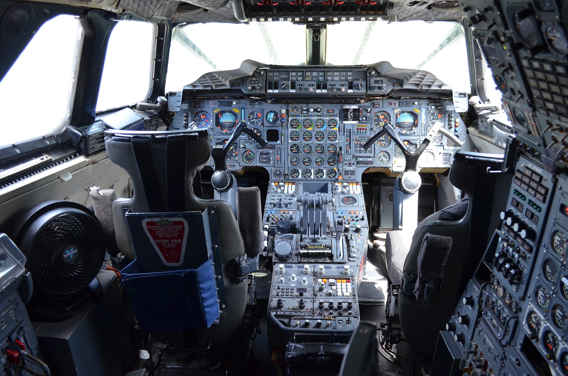 ASISTENT PROJEKTNOG MENADŽERA DA VOZI PROJEKTE KAO AVION! READY?